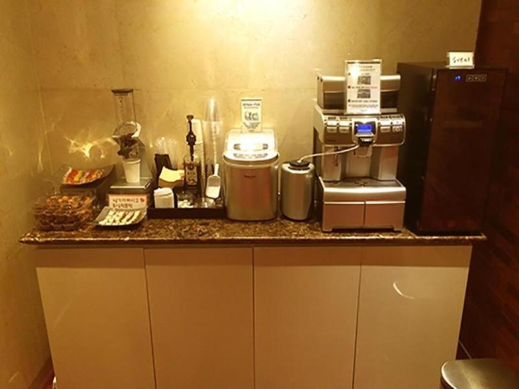 Sinyoung Motel Сеул Екстериор снимка