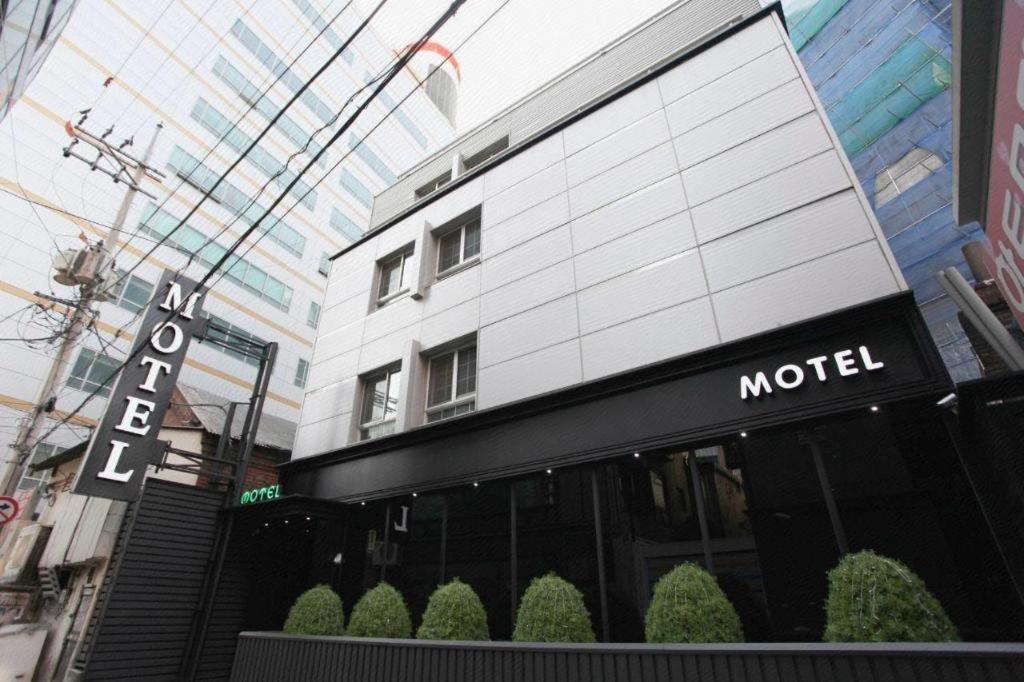 Sinyoung Motel Сеул Екстериор снимка