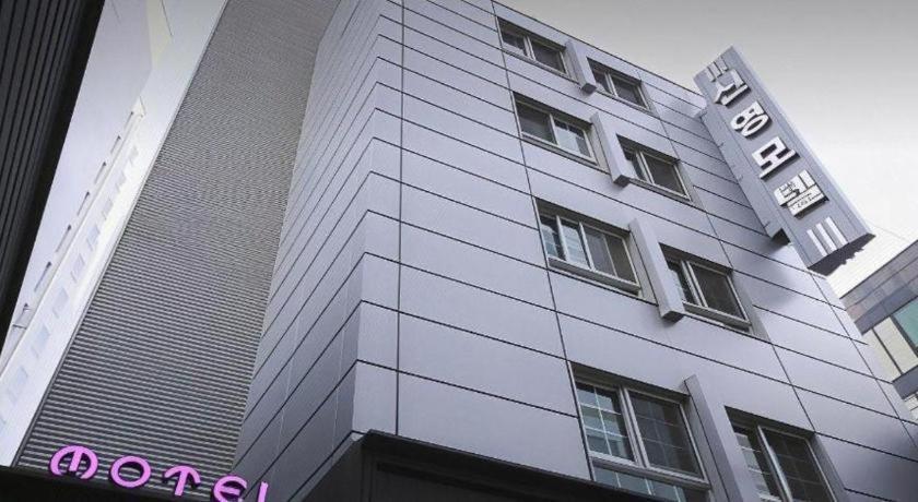 Sinyoung Motel Сеул Екстериор снимка