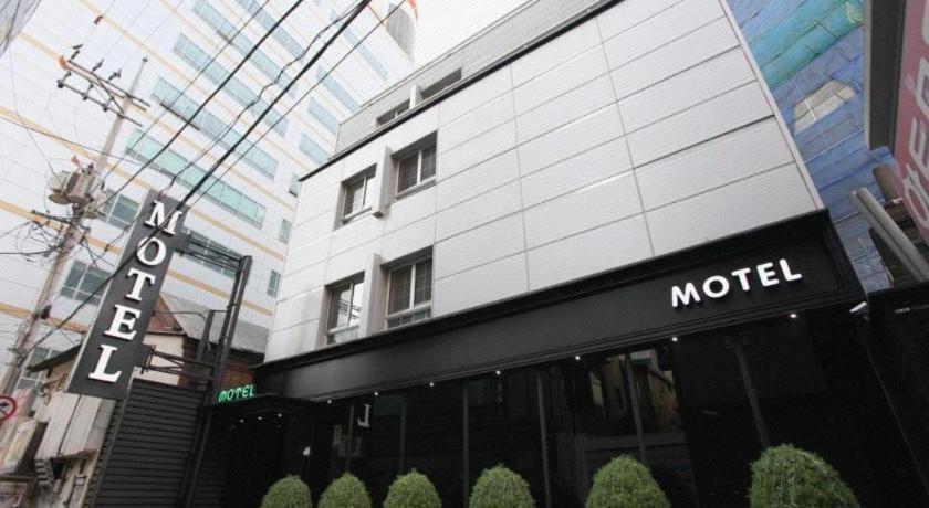 Sinyoung Motel Сеул Екстериор снимка