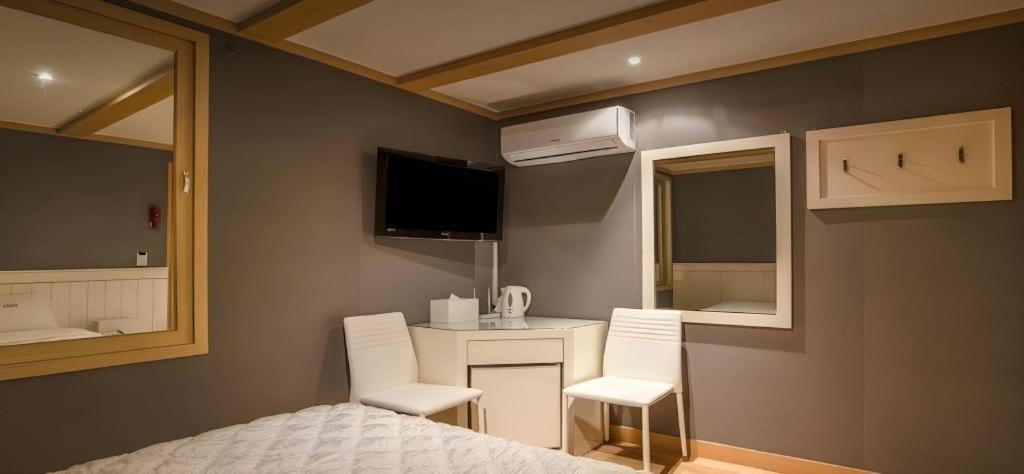 Sinyoung Motel Сеул Екстериор снимка
