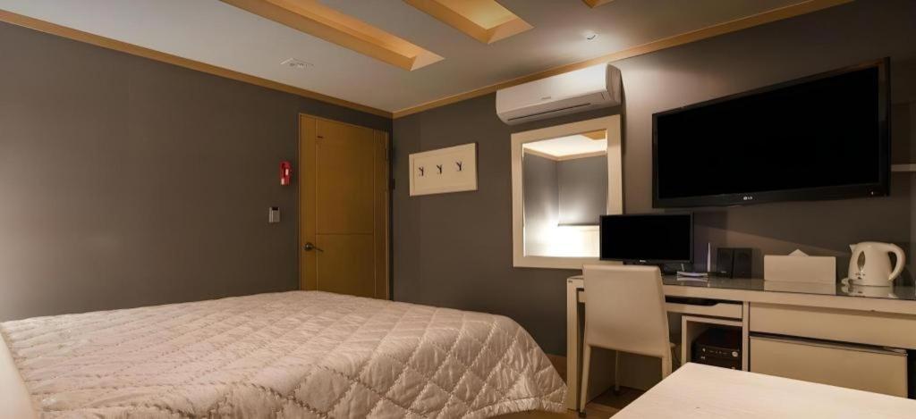 Sinyoung Motel Сеул Екстериор снимка